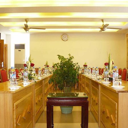 Lao Cai Galaxy Hotel Buitenkant foto